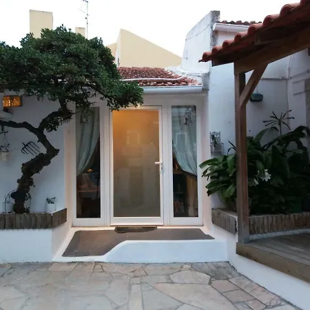 & Away Studio By Cris Guest house *
