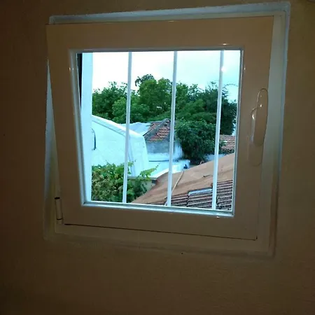 Guest house & Away Studio By Cris *