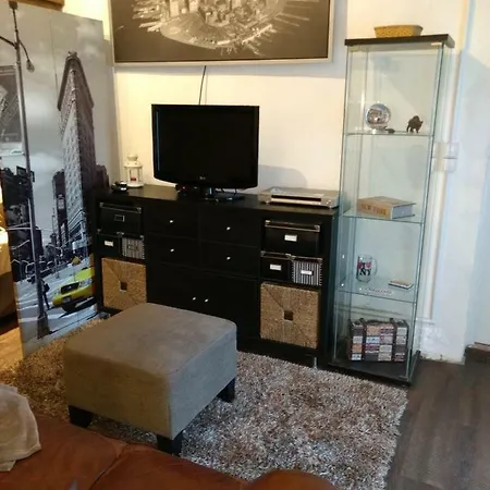 & Away Studio By Cris Guest house *