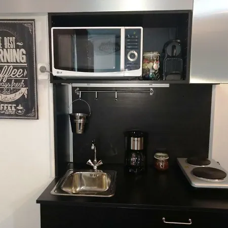 & Away Studio By Cris Guest house *
