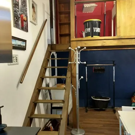 & Away Studio By Cris Guest house